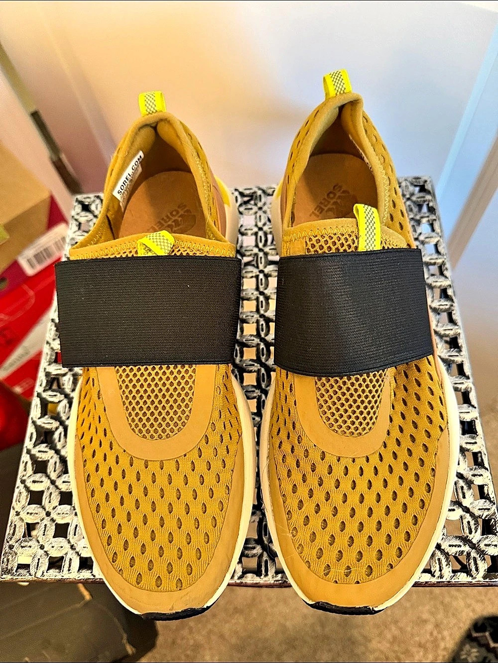 Sorel Kinetic Impact Strap Yellow & Black Sneakers